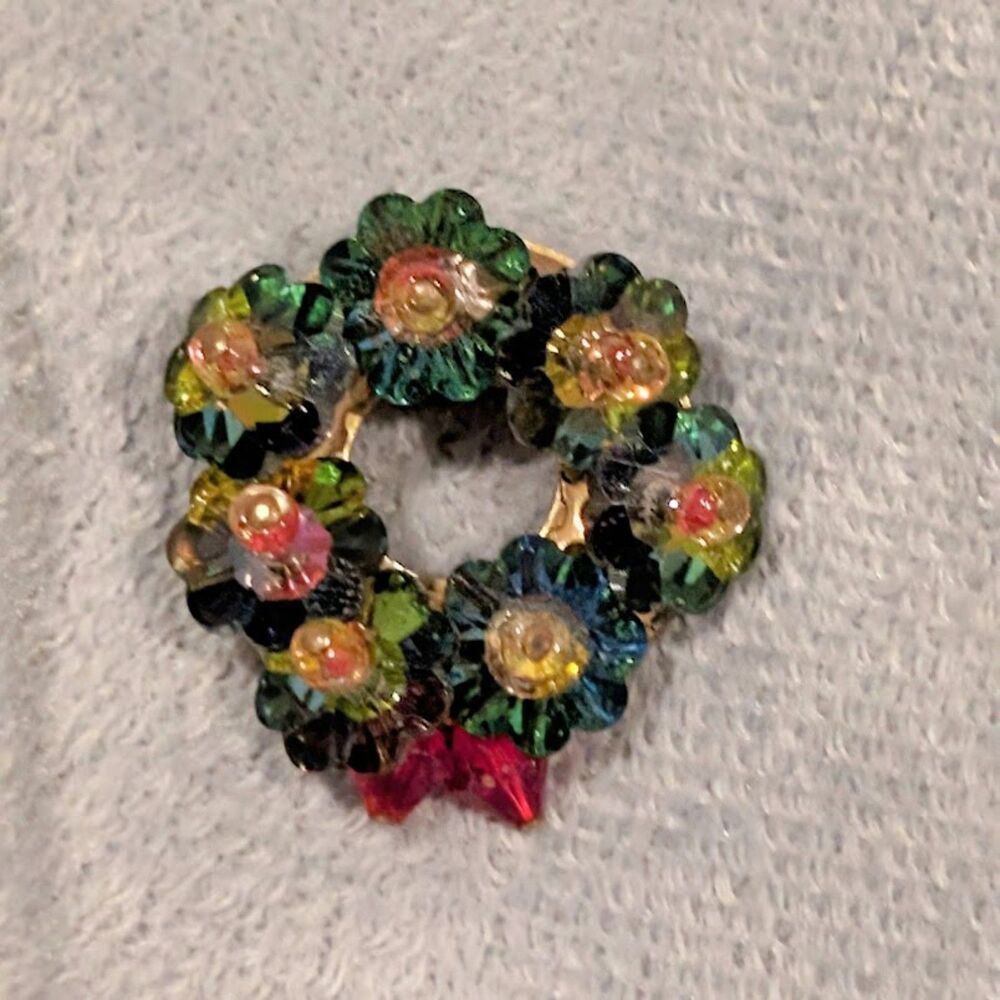 Vintage 1960's Margarita Bead Wreath Brooch Pin Christmas Holiday 1"